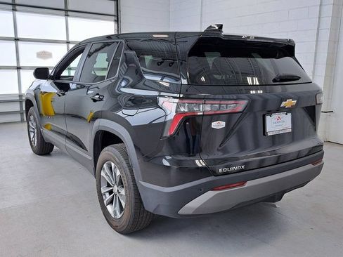 Used 2025 Chevrolet Equinox LT FWD image 8