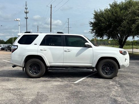 Used 2022 Toyota 4Runner SR5 Premium w/ Moonroof Package RWD image 4