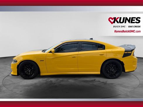 Used 2017 Dodge Charger R/T RWD image 6