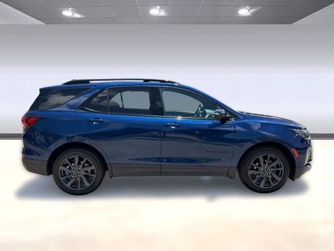 Certified 2022 Chevrolet Equinox RS w/ Infotainment Package FWD image 8