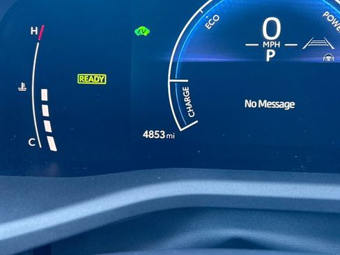 Used 2025 Toyota Camry SE w/ Convenience Package image 35