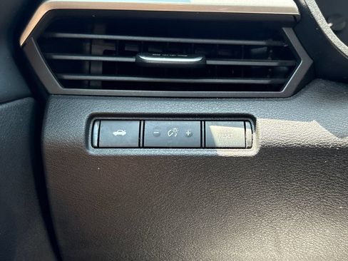 Used 2024 Nissan Altima 2.5 SV FWD image 7