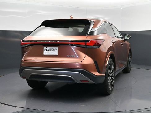 Used 2024 Lexus RX 350 Premium Plus w/ Convenience Package image 7