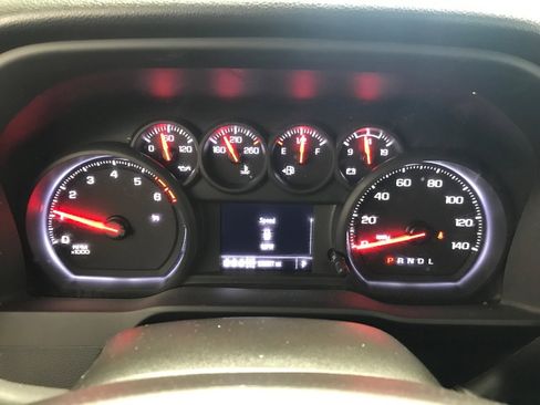 Used 2025 Chevrolet Silverado 2500 Custom w/ Custom Value Package image 3