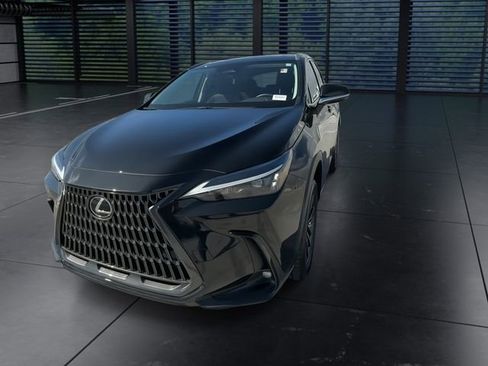 Used 2024 Lexus NX 250 FWD w/ Towing Package (2000 Lbs) image 3