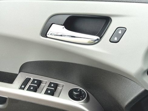 Used 2019 Chevrolet Sonic Premier FWD image 22