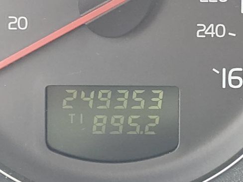 Used 2005 Volvo XC90 2.5T image 10