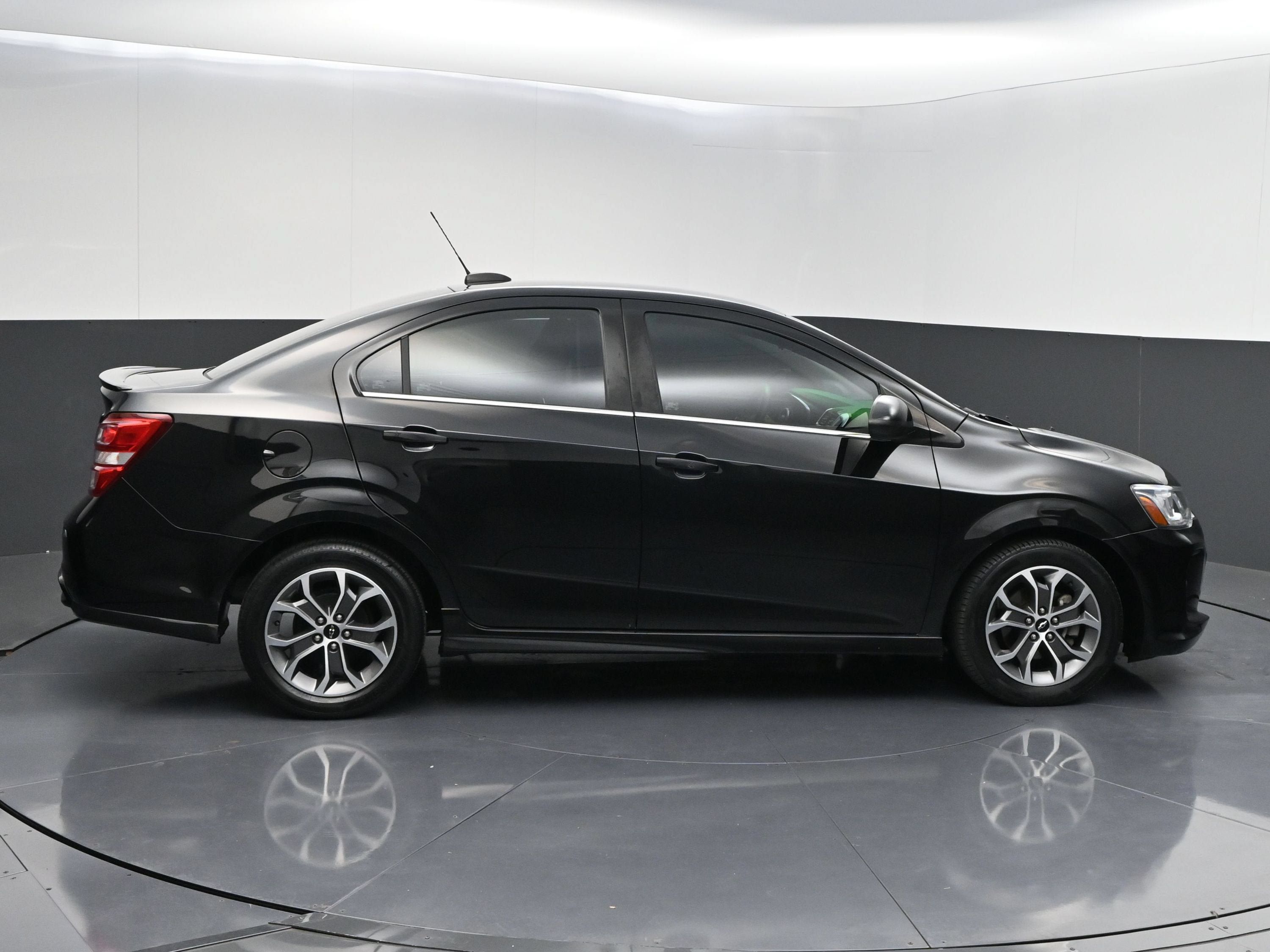Used 2020 Chevrolet Sonic LT FWD image 9