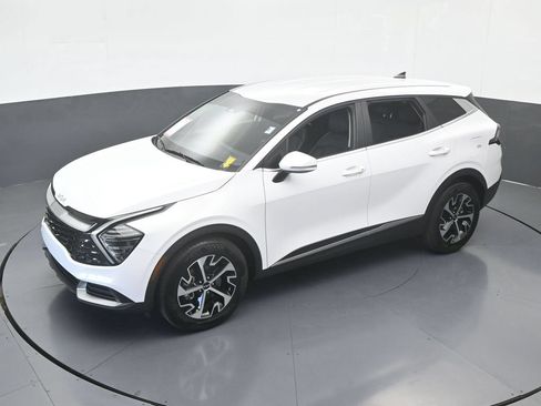 Used 2025 Kia Sportage EX FWD image 48
