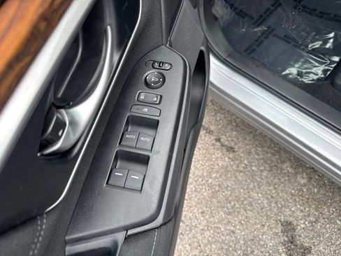 Used 2020 Honda CR-V EX image 11