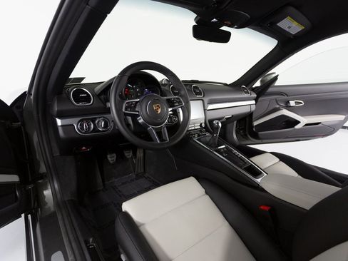 Certified 2025 Porsche 718 Cayman image 14