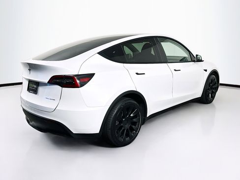 Used 2023 Tesla Model Y Long Range image 9
