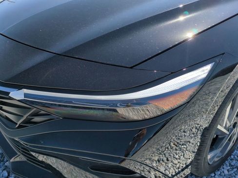 New 2026 Hyundai Elantra Limited image 10