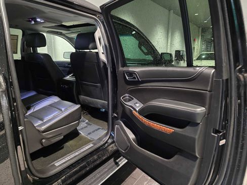Used 2018 Chevrolet Suburban Premier image 16