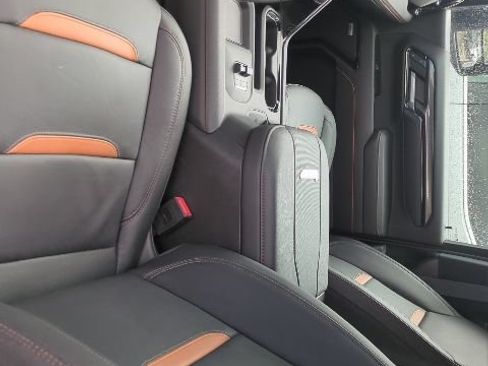 Used 2025 GMC Sierra 3500 AT4 w/ AT4 Premium Plus Package AWD/4WD image 6