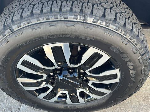 Certified 2024 GMC Sierra 2500 Denali Ultimate image 14