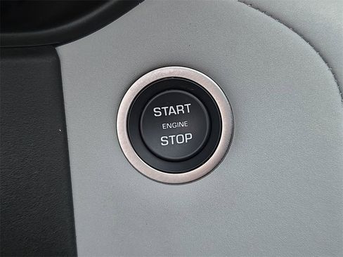 Used 2026 Land Rover Range Rover Velar S image 30