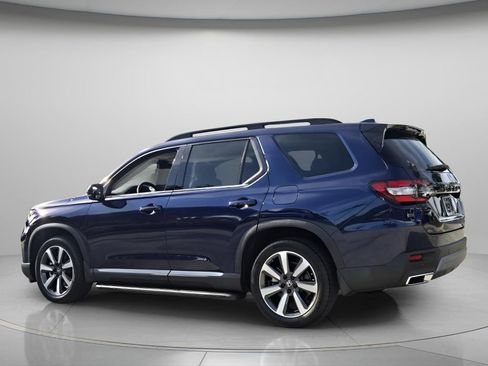Used 2024 Honda Pilot Touring image 8