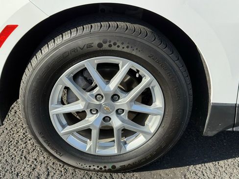 Used 2022 Chevrolet Equinox LT w/ Driver Convenience Package image 6