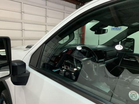 Used 2024 Chevrolet Silverado 2500 LT image 10