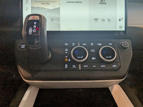 New 2026 Land Rover Defender 110 X-Dynamic SE image 22