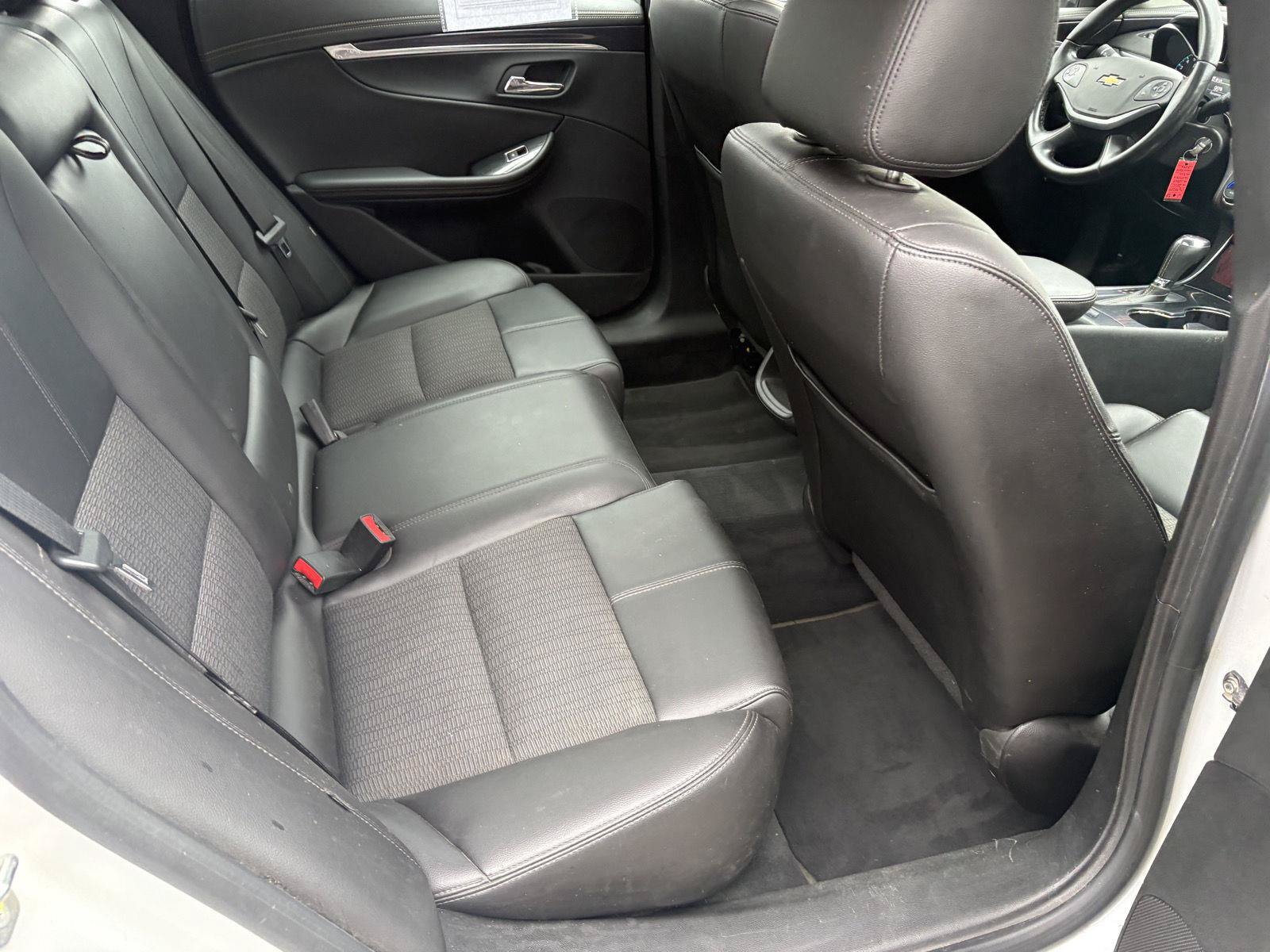 Used 2016 Chevrolet Impala LT w/ Convenience Package FWD image 14
