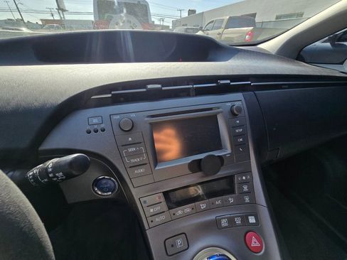 Used 2015 Toyota Prius Two image 12