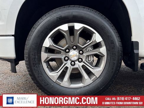 Used 2023 Chevrolet Silverado 1500 High Country w/ Technology Package image 9