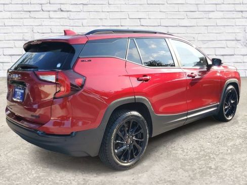 Used 2023 GMC Terrain SLE w/ Driver Convenience Package FWD image 4