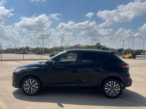 Certified 2023 Nissan Kicks SV FWD image 15