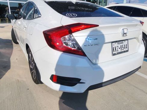 Used 2018 Honda Civic EX image 12