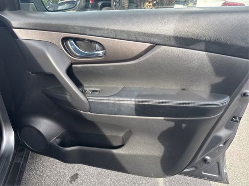 Used 2019 Nissan Rogue SV AWD/4WD image 21