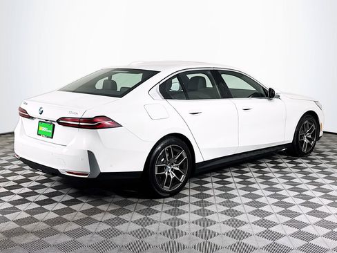 Used 2026 BMW 530i w/ Premium Package RWD image 8