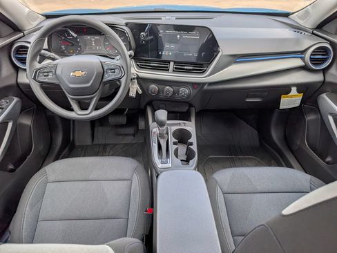 New 2026 Chevrolet Trax LS w/ LS Convenience Package FWD image 5