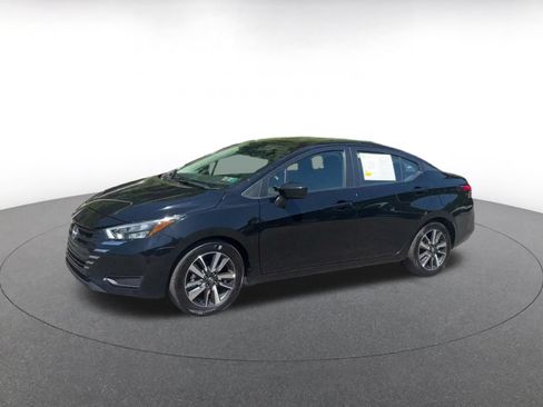 Used 2025 Nissan Versa SV FWD image 6