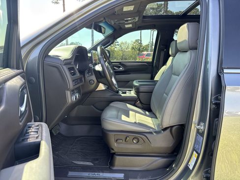 Used 2022 GMC Yukon SLT w/ SLT Premium Package AWD/4WD image 16