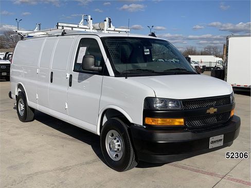 Used 2025 Chevrolet Express 2500 Extended w/ Communications Package image 3