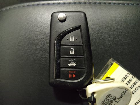 Used 2022 Toyota Corolla SE w/ Carpet Mat Package (TMS) FWD image 32