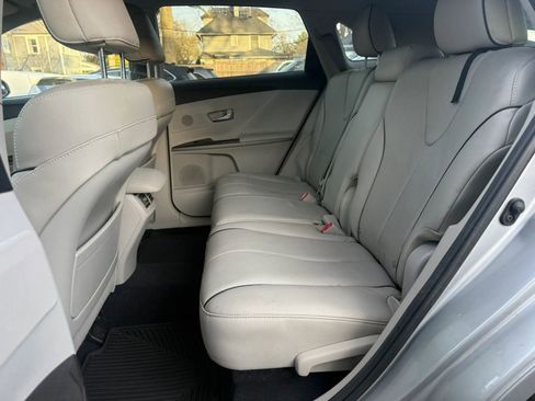 Used 2015 Toyota Venza XLE w/ XLE Premium Package image 9