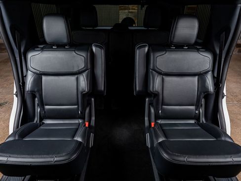 Used 2025 Ford Expedition Platinum w/ Stealth Performance Package image 35