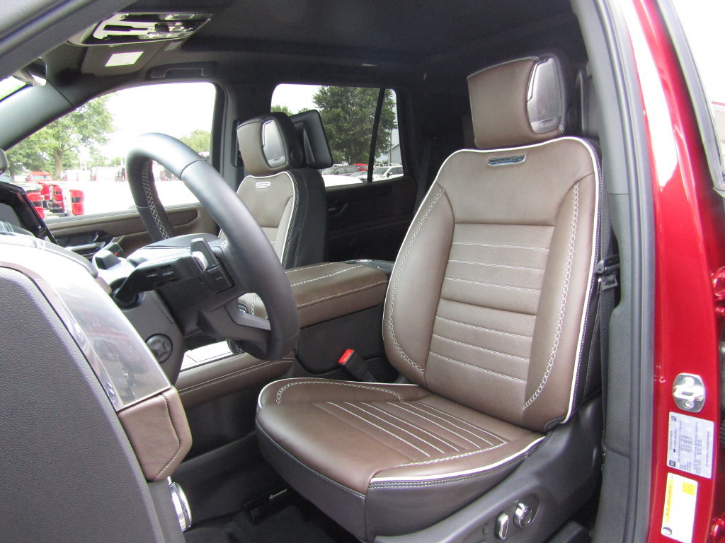 Used 2026 GMC Yukon Denali Ultimate AWD/4WD image 29