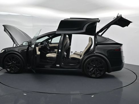 Used 2022 Tesla Model X Plaid AWD/4WD image 18