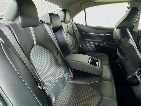 Used 2022 Toyota Camry SE image 26