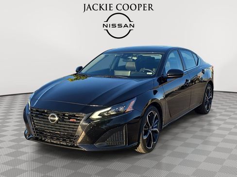 Certified 2023 Nissan Altima 2.5 SR w/ SR Premium Package FWD image 1