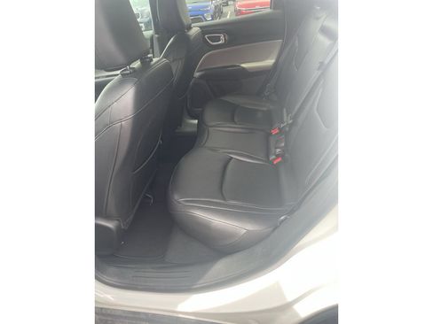 Used 2025 Jeep Compass Limited AWD/4WD image 10