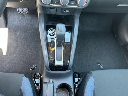 Used 2025 Nissan Versa SV FWD image 39
