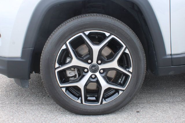 Used 2025 Jeep Compass Limited AWD/4WD image 34