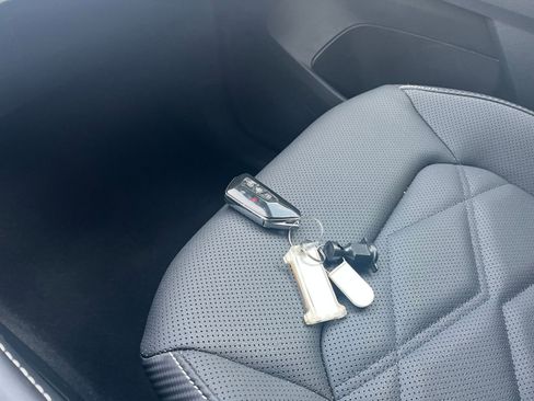 Used 2025 Volkswagen Atlas Cross Sport SE image 21