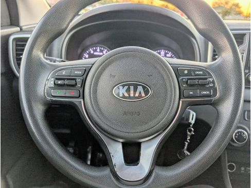 Used 2017 Kia Sportage LX image 18