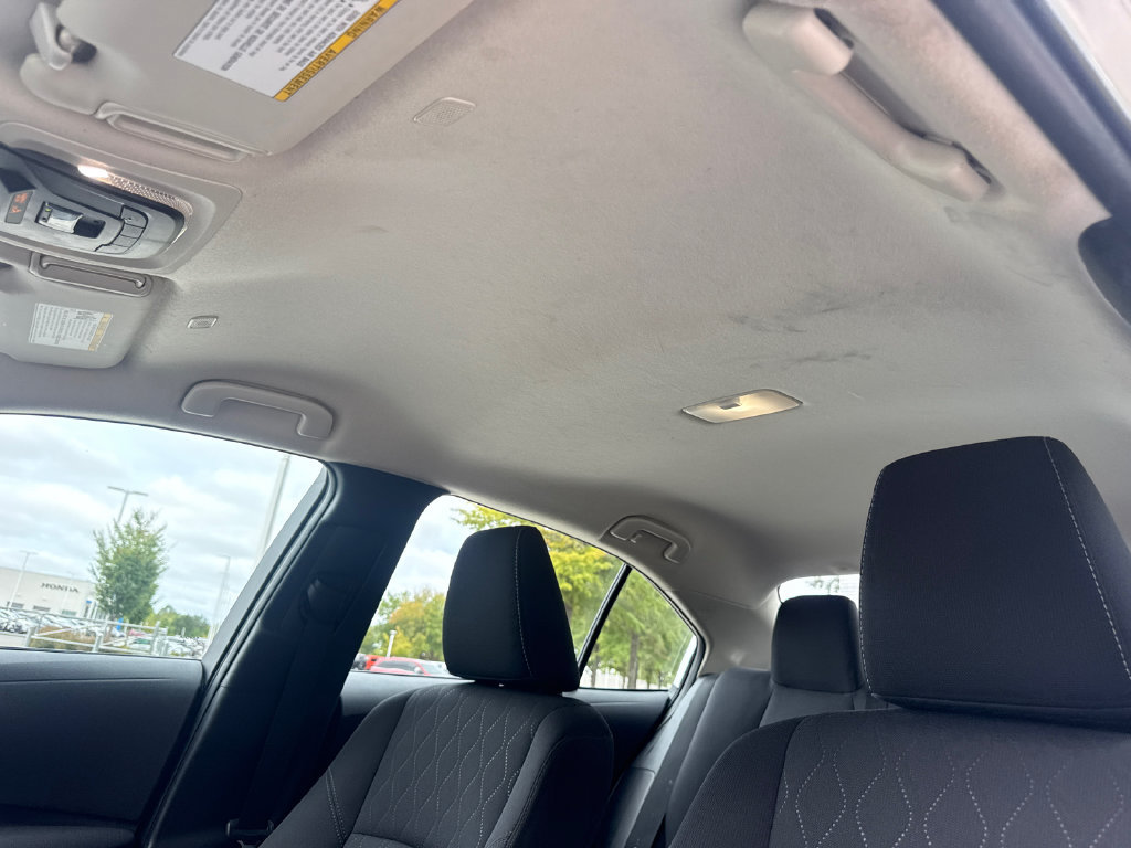 Used 2025 Toyota Corolla LE FWD image 31